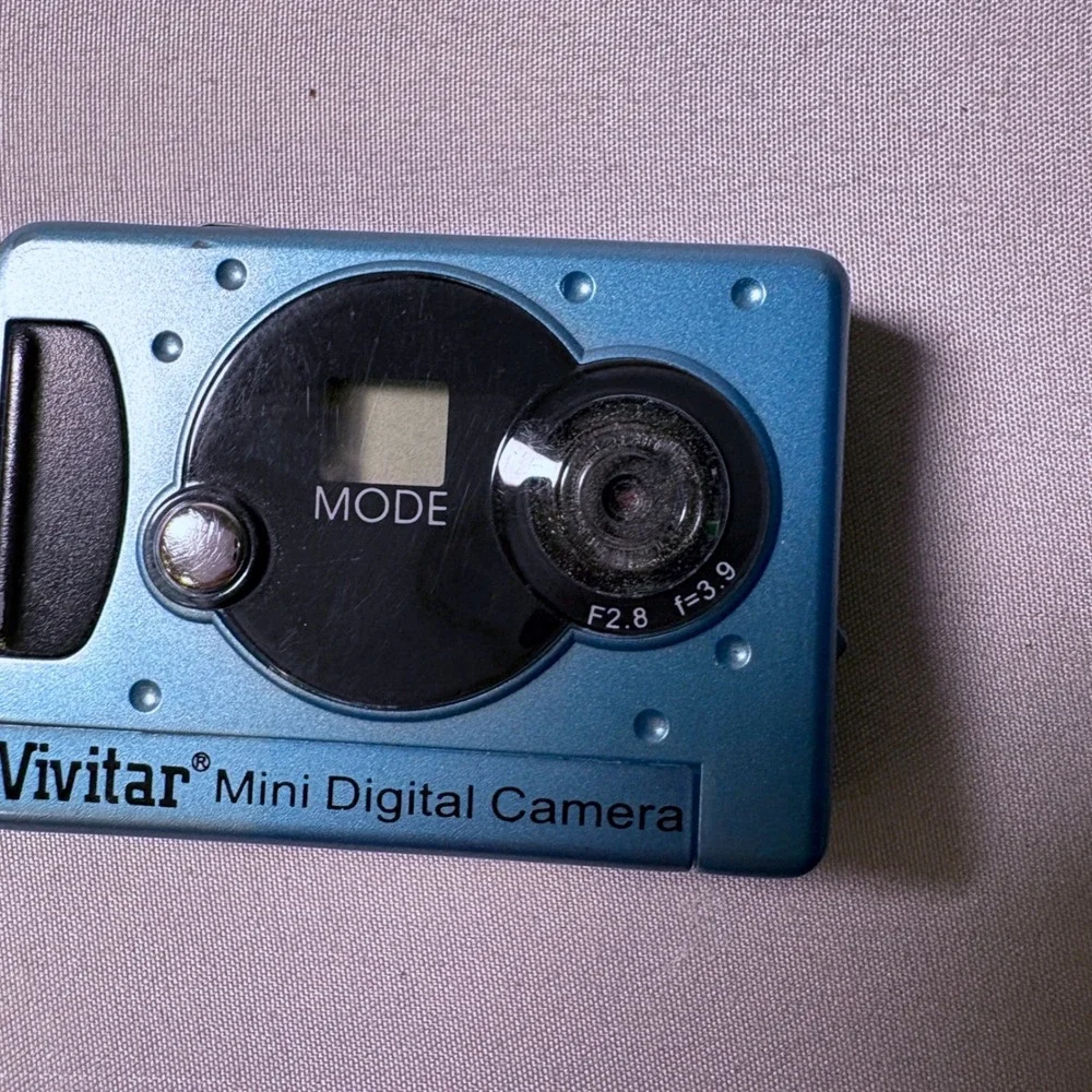 Vivitar Mini Digital Camera Blue Keychain Compact Portable F2.8 f=3.9 Tested